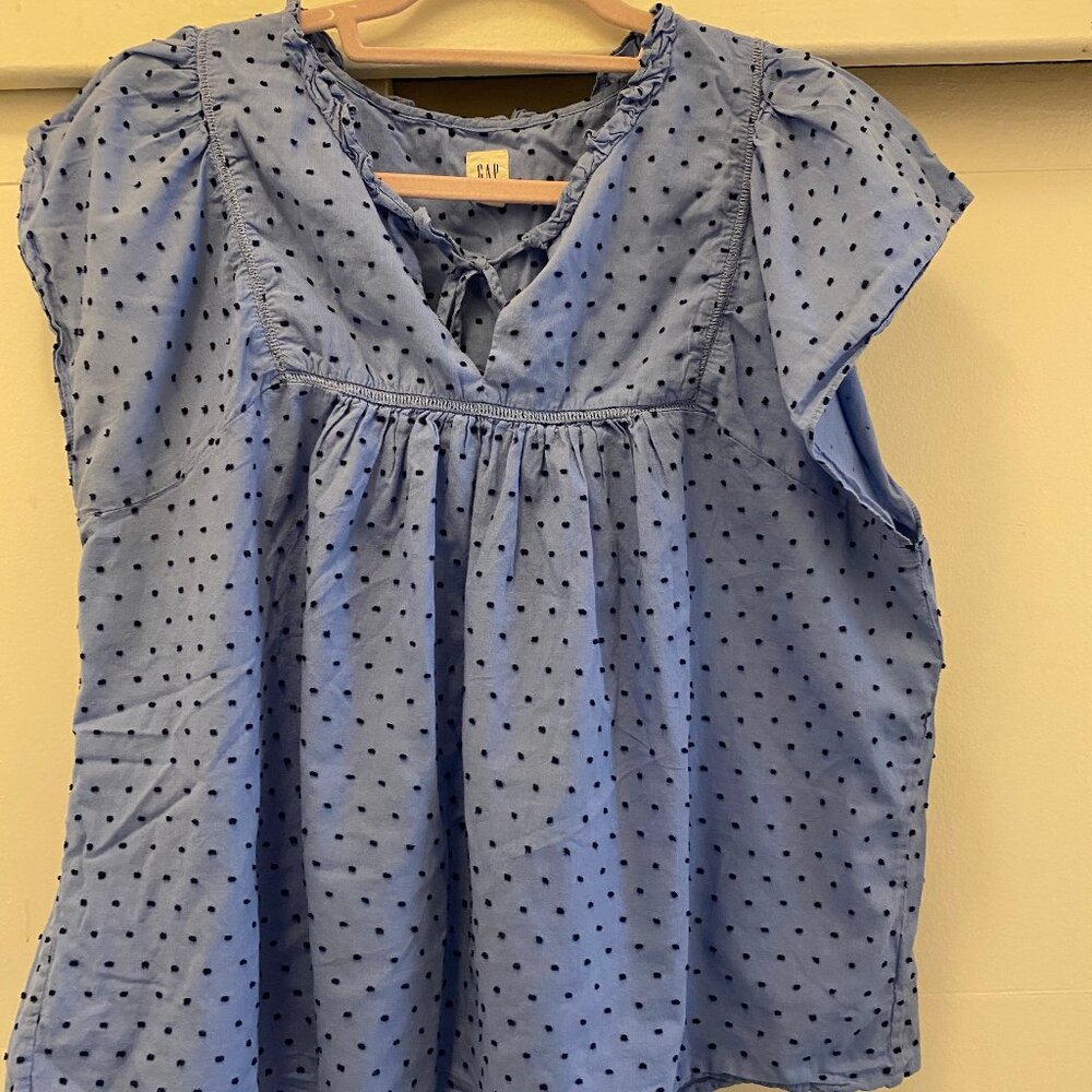 Gap brand adorable blue polka dot women's top, size Large